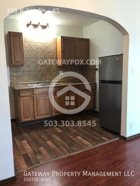 Building Photo - 108 N 1st St