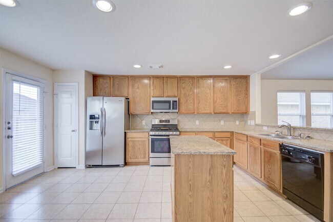 Building Photo - 17523 Cypress Orchard Ln