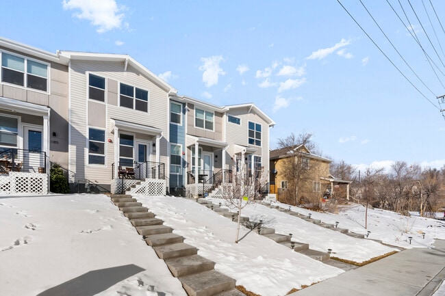 Building Photo - 1183 S Navajo St