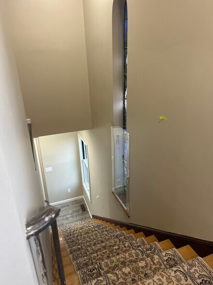 Stairs to Entrance - 547 N Broadway St