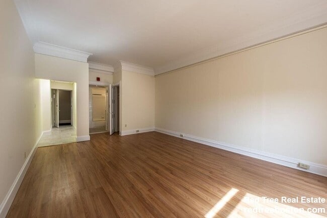 Building Photo - 62 Boylston St