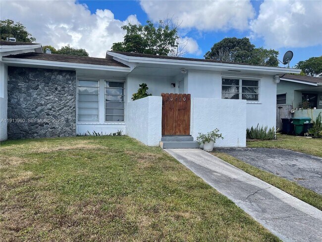 Building Photo - 20520 SW 92nd Pl