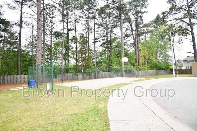 Building Photo - 2518 Gardner Park Dr