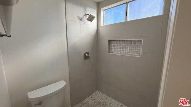 Building Photo - 29392 Hillrise Dr