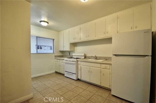 Building Photo - 5147 Canoga St