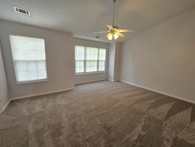 Building Photo - 127 Cirrus Ct