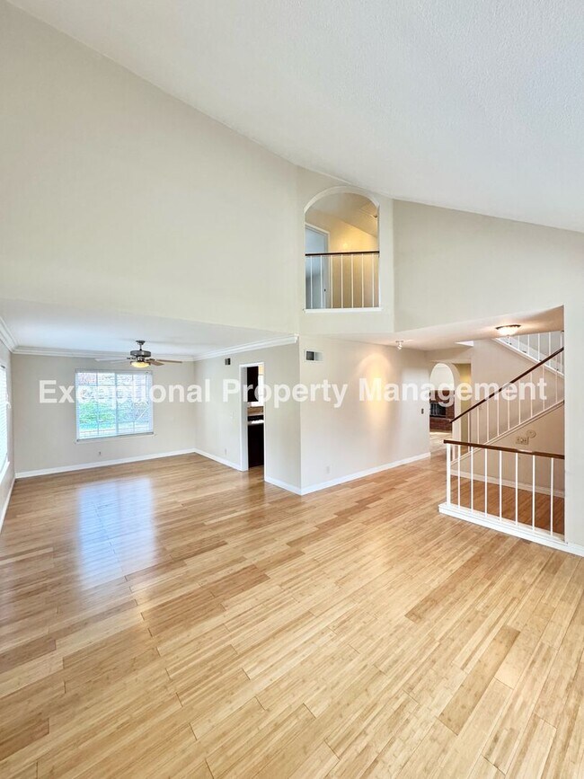 Building Photo - Move in ready 4 bed 3 bath home with 1 bed...