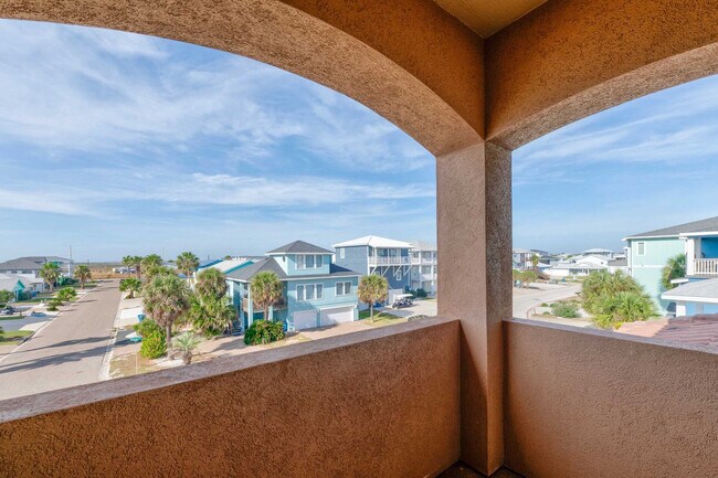 Building Photo - 660 Kara Dr