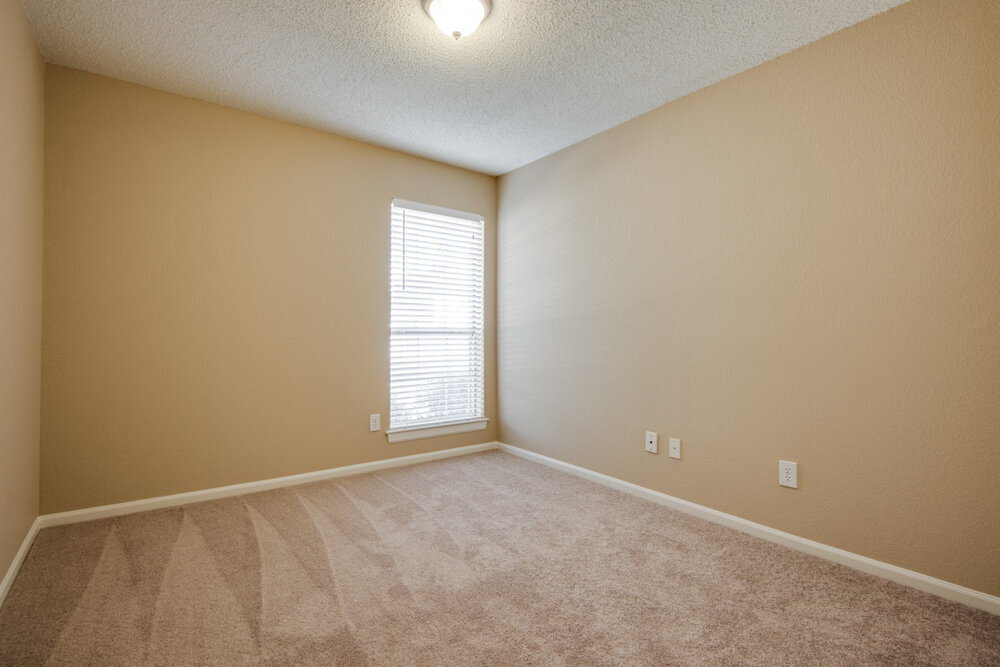 Building Photo - 2085 Cameo Dr