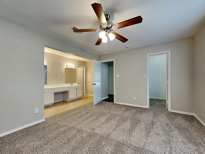 Building Photo - 7621 Pebble Beach Dr
