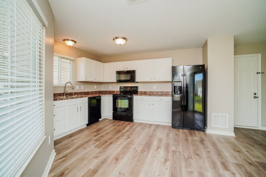 Building Photo - 1249 Candora St