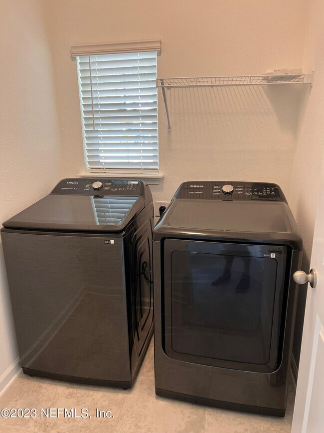 Building Photo - 20 Wilgrove Pl