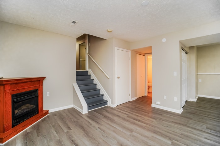Building Photo - 675 Cherryhaven Dr