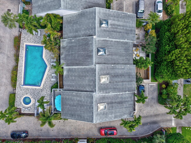 Building Photo - 3543 S Ocean Blvd
