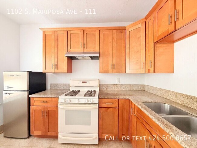 Building Photo - 1102 S Mariposa Ave
