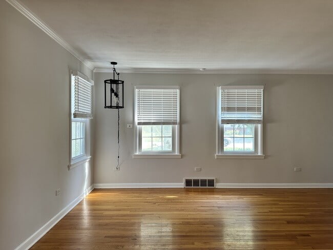 Building Photo - 3712 Pinecrest Rd