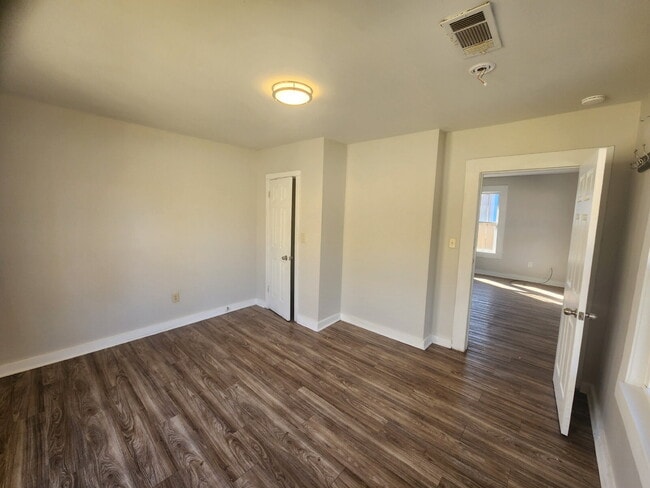 Building Photo - Total-Privacy Property: 3 Bedroom with Big Backyard