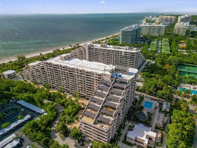 Building Photo - 251 Crandon Blvd