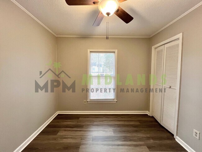 Building Photo - 237 Devonport Dr