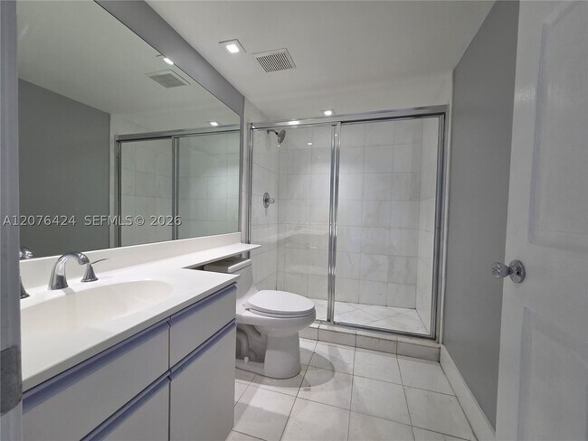 Building Photo - 3530 Mystic Pointe Dr