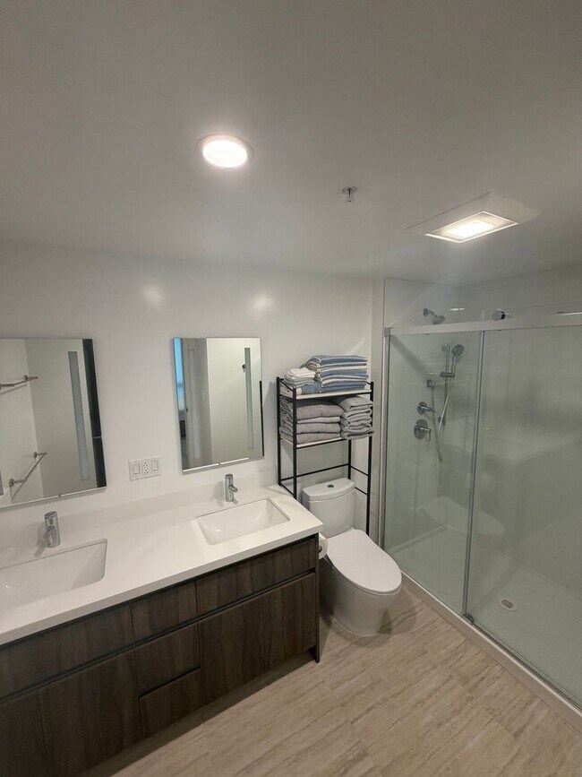 Building Photo - Ready to Move in Brand New Condo! Fully Furnished! 2 Bed/2 Bath/1 Parking at The Park on Ke‘eaumoku!