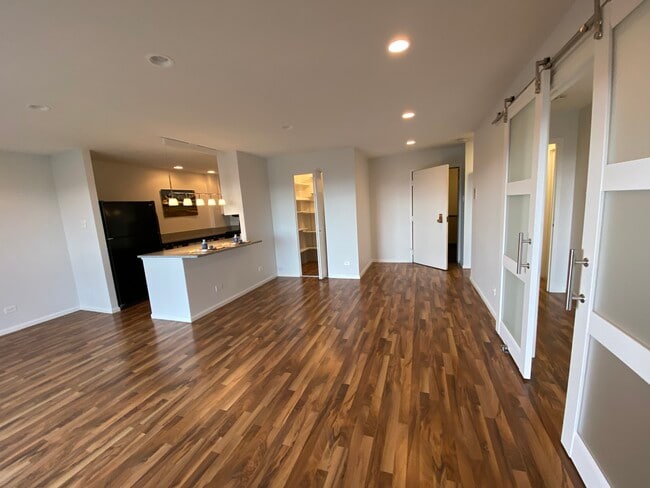 Building Photo - 480 S Marion Pky