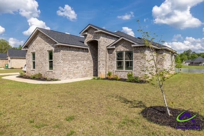 Building Photo - 112 Gwendolyn Ave