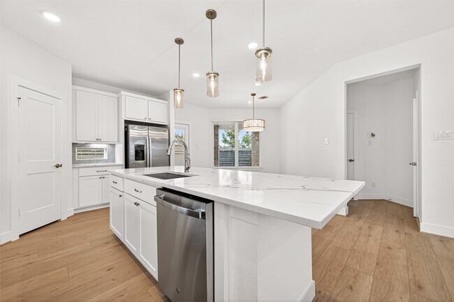 Building Photo - 21227 Teal Lovegrass Ln