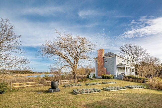 Building Photo - 21 Old Stone Hwy