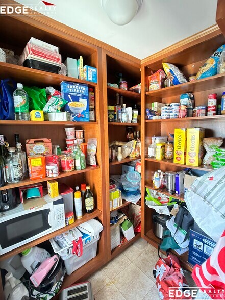 Building Photo - 324 Faneuil St