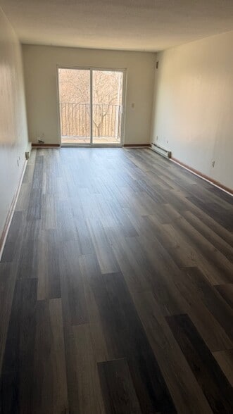 Building Photo - 2715 Riverside Dr