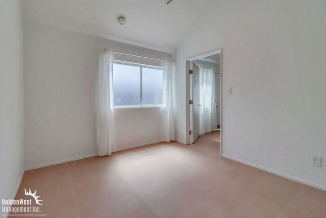 Building Photo - Modern 1Bdm 1Ba Apartment in a Prime Locat...
