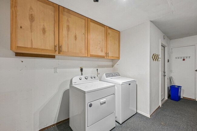 Building Photo - 2717 Charlesworth Dr