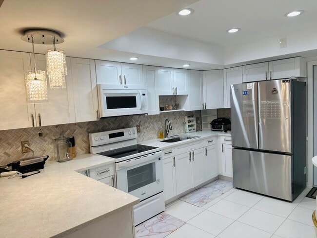 Building Photo - 1659 Magnolia Ln