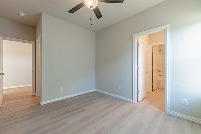 Building Photo - 1504 Casuarina Dr