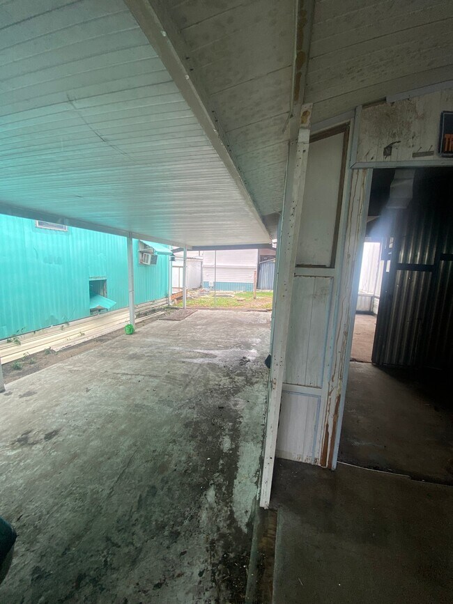 Building Photo - 2900 FL-17
