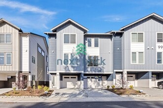Building Photo - "Spacious 3-Bedroom Luxury Townhouse in Everett with 3 Full Baths"