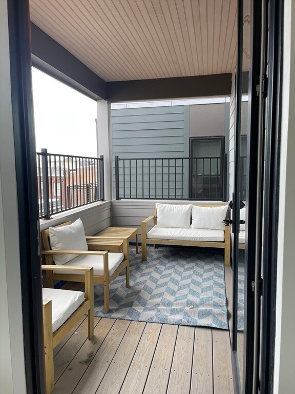 Building Photo - 400 W Broadway