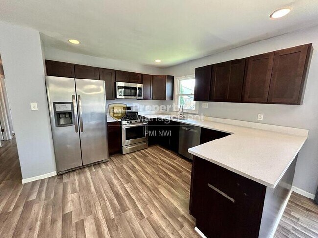 Building Photo - 1503 Peachtree Dr