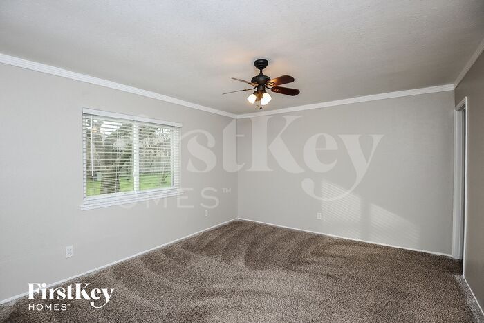 Building Photo - 4201 Yellowleaf Dr