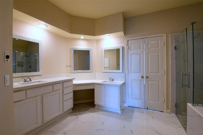 Building Photo - 18719 Racquet Sports Way