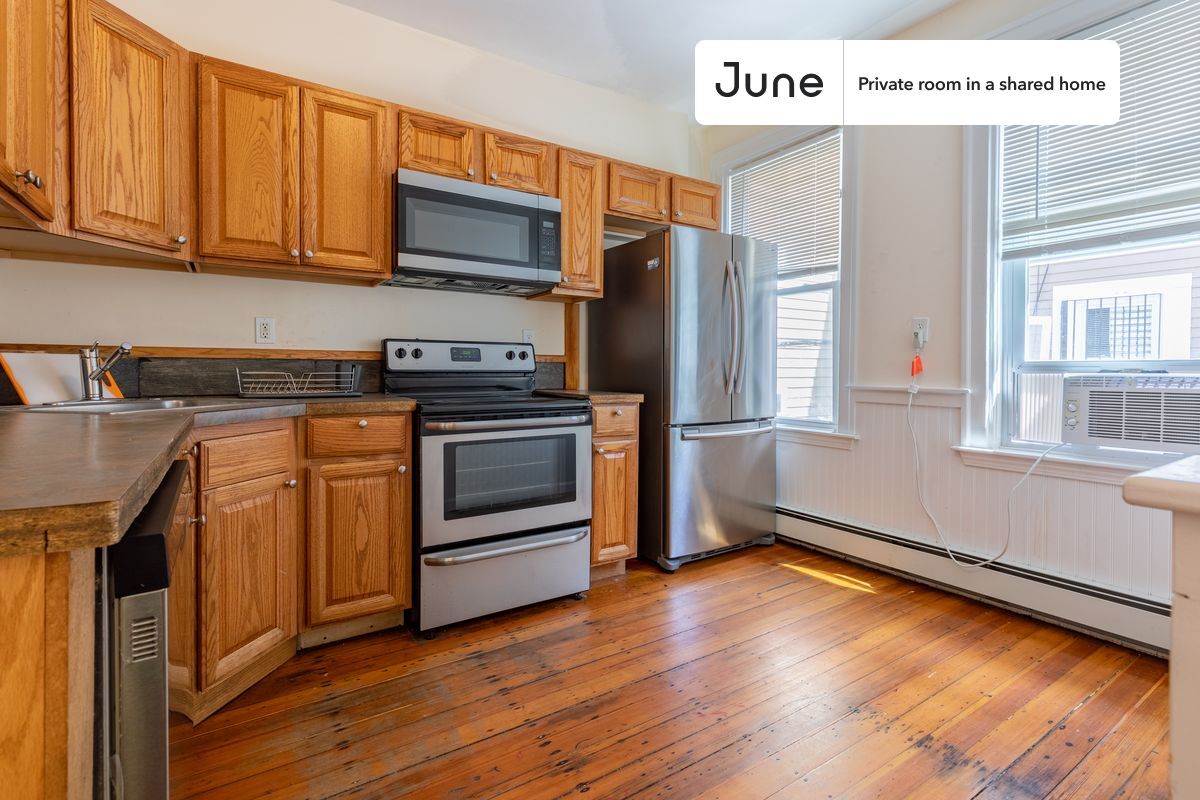 Building Photo - Room in Shared 4 bed/1.5 bath home