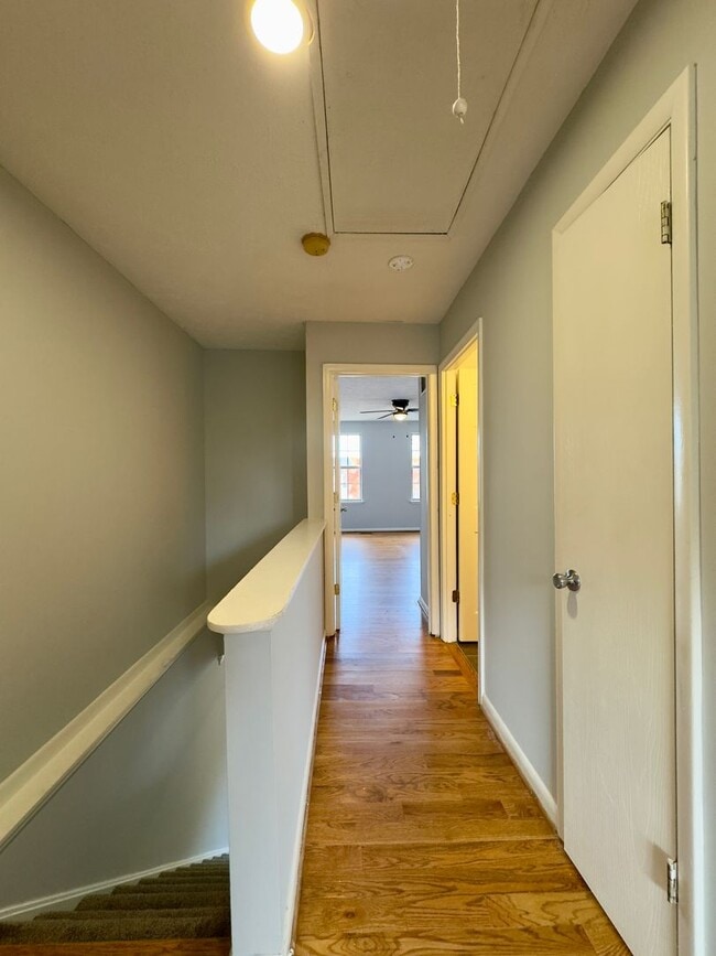 Building Photo - Charming 2 Bedroom/2 Bathroom Townhome in ...