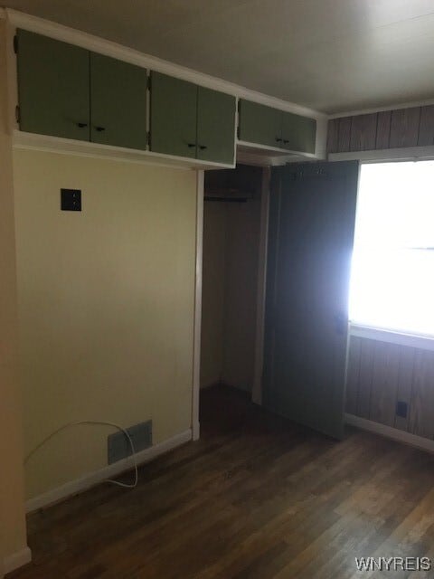 Building Photo - 17 Starcrest Dr