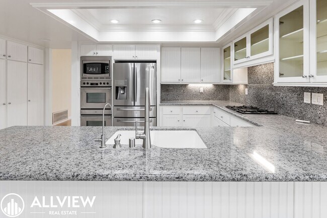 Building Photo - Elegant 3 Bed 2 Bath Home Available in the Heart of Woodbridge!