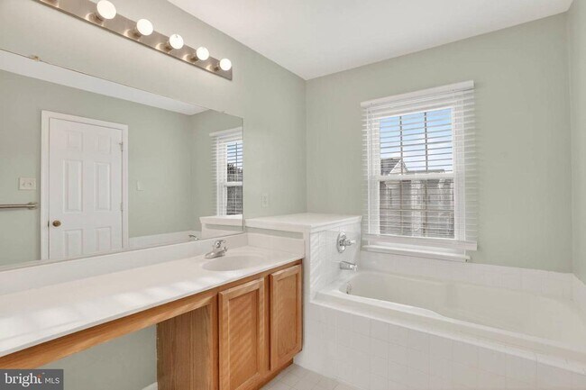 Building Photo - 7207 Solar Walk