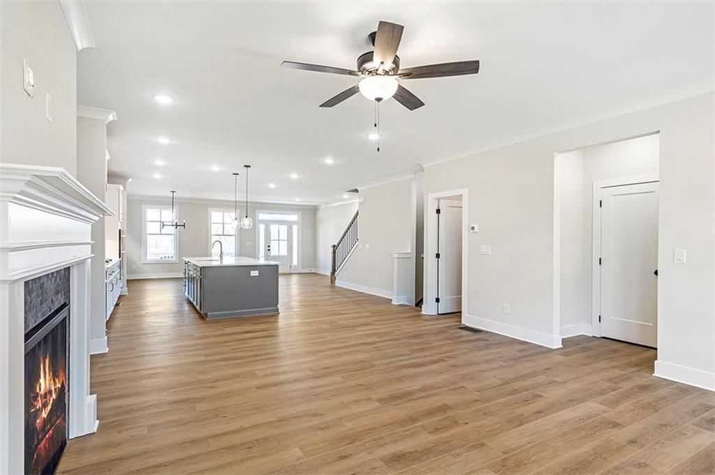 Building Photo - 152 Palm St