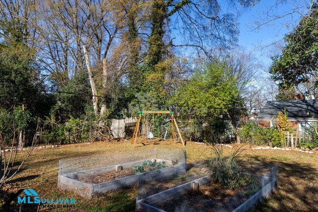 Building Photo - 1803 Hillcrest Dr