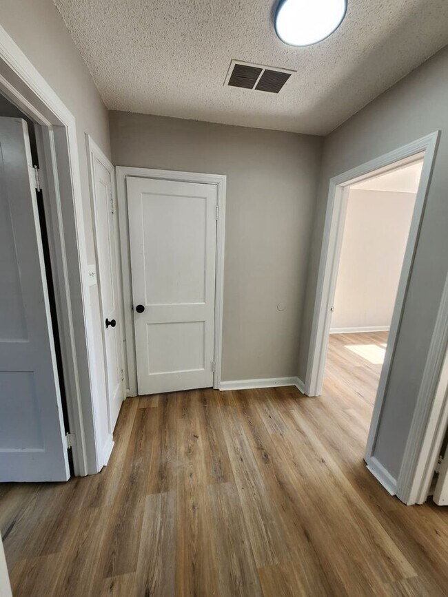 Building Photo - Big Spacious Beautiful Single Family 4 bedroom House for Rent !!!