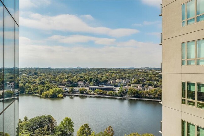 Building Photo - 44 East Ave